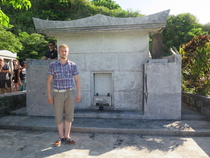 Vierailu tyylisuunnan perustajan sensei Miyagin haudalla.